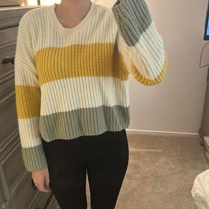 Crewneck crop sweater